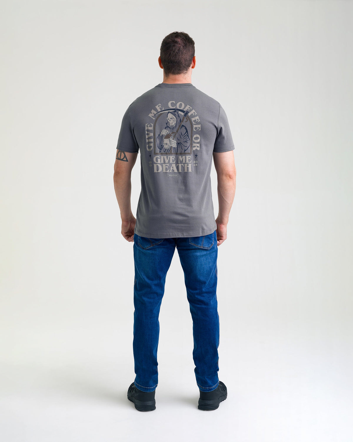 Camiseta Concept Give Me Coffee Masculina - Chumbo